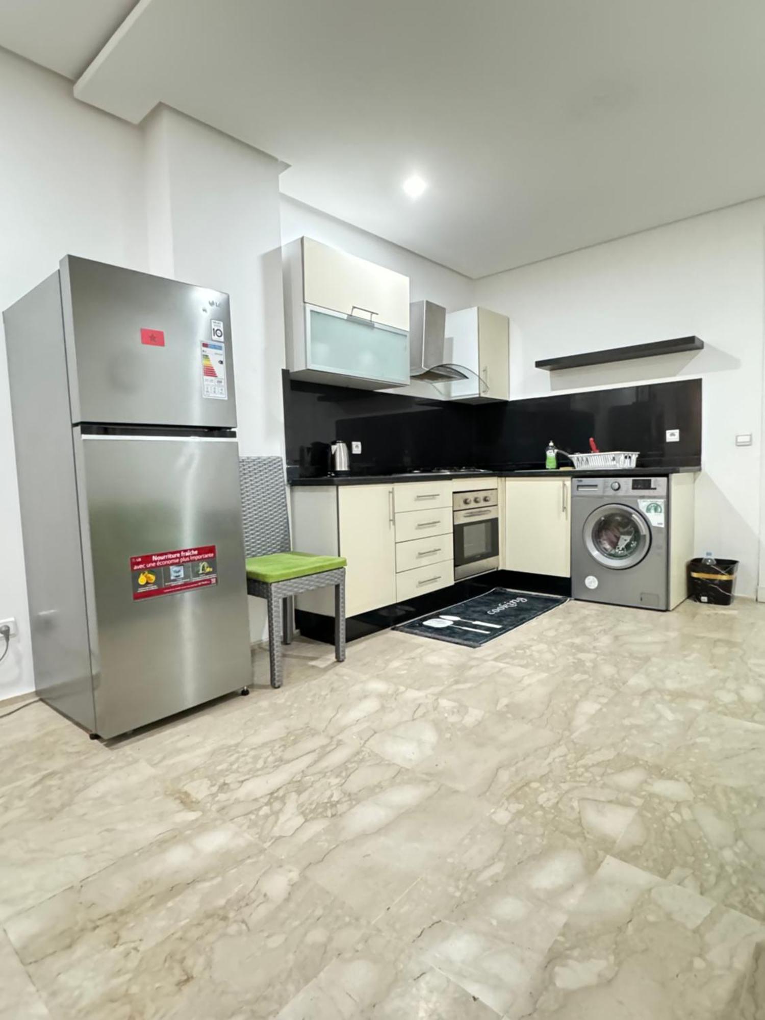 Fresh Modern Flat With Spacious And Bathroom Apartment