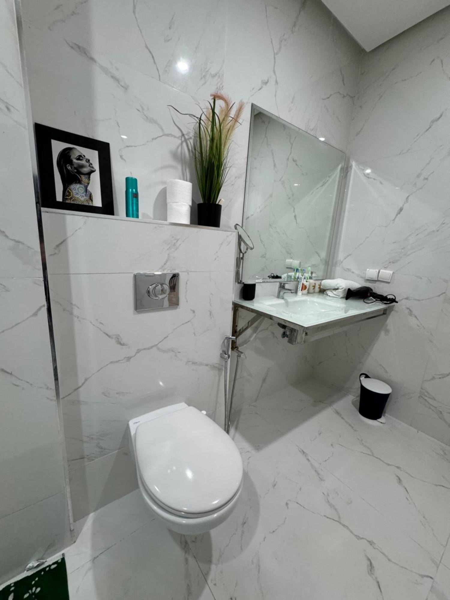 Apartment Fresh Modern Flat With Spacious And Bathroom *