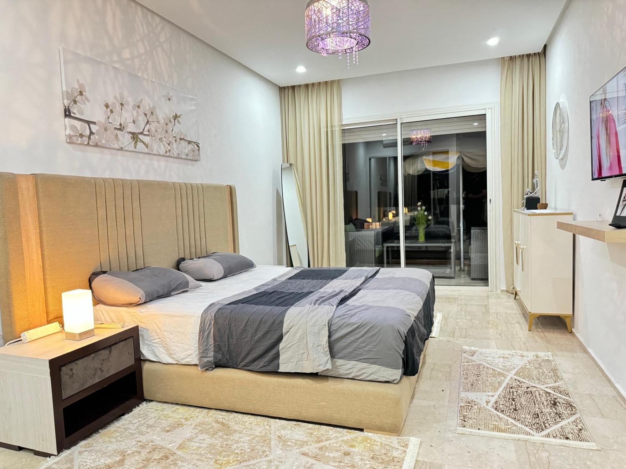 Apartment Fresh Modern Flat With Spacious And Bathroom